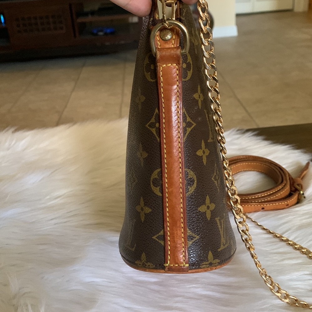 Louis Vuitton Drouot Monogram Crossbody Bag - Picture 4 of 16